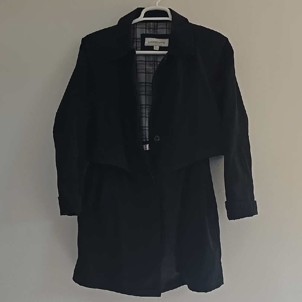 Liz Claiborne Women's Black cape trench coat size large